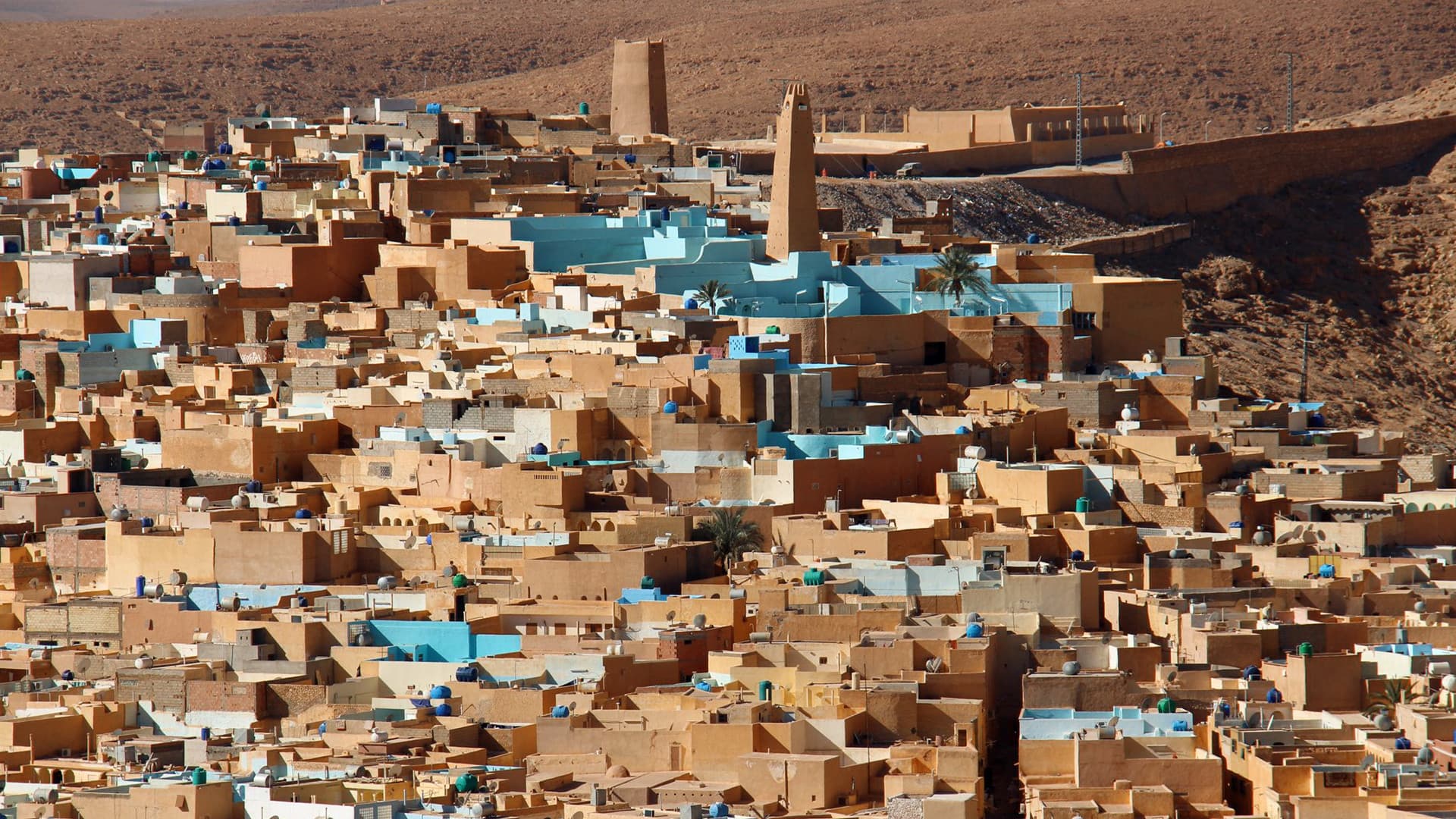 Towards the South, A journey around earthen architecture and André Ravéreau