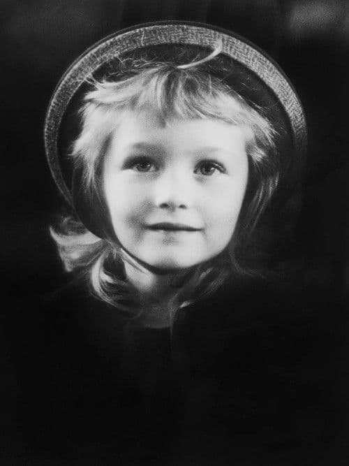 I’m the Girl - The Story of a Photograph